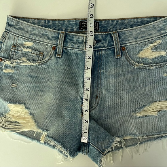 Abercrombie and Fitch Low Rise Jean Shorts New With Tags - Picture 6 of 9